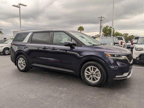 2022 Kia Carnival LXS