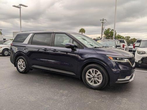 2022 Kia Carnival LXS