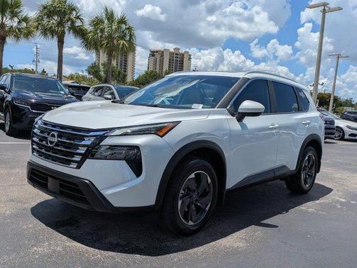 Everest White P 2025 Nissan Rogue SV
