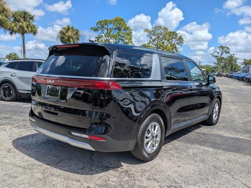 Aurora Black Pearl 2023 Kia Carnival LX
