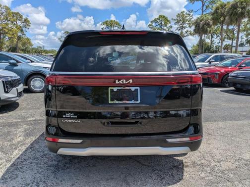 Aurora Black Pearl 2023 Kia Carnival LX