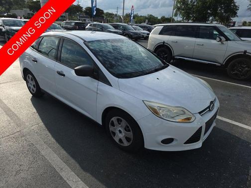 Oxford White 2013 Ford Focus S