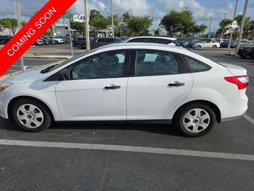 Oxford White 2013 Ford Focus S