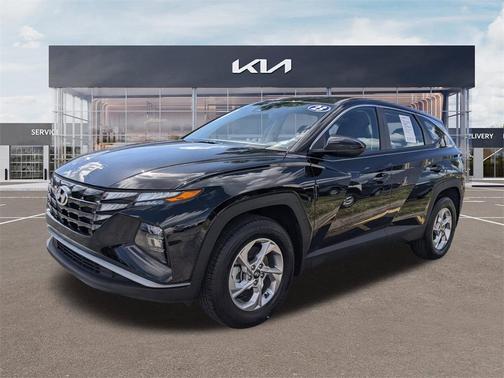 2023 Hyundai TUCSON SE