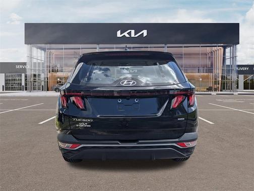 2023 Hyundai TUCSON SE