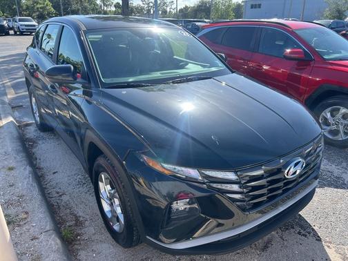2023 Hyundai TUCSON SE
