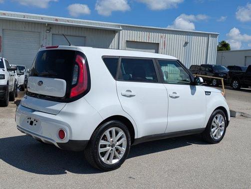 Clear White 2017 Kia Soul +