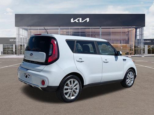 Clear White 2017 Kia Soul +