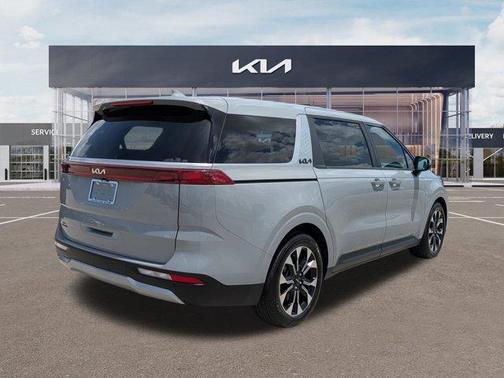 Ceramic Silver 2024 Kia Carnival EX