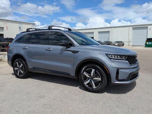 Everlasting Silver 2022 Kia Sorento S