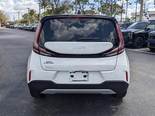 2025 Kia Soul LX
