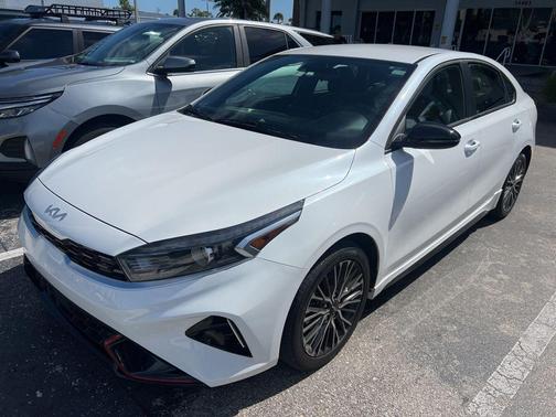 Snow White Pearl 2024 Kia Forte GT-Line