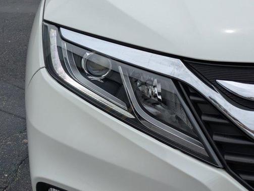 White 2018 Honda Odyssey EX-L