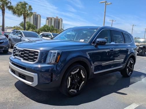 Midnight Black 2024 Kia Telluride S