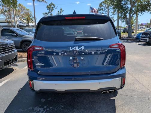 Midnight Black 2024 Kia Telluride S