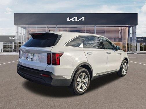 2023 Kia Sorento LX