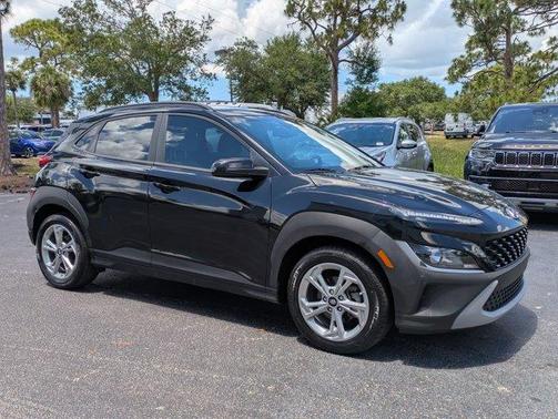 Abyss Black Pearl 2023 Hyundai KONA SEL