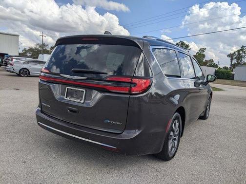 2021 Chrysler Pacifica Hybrid Touring L