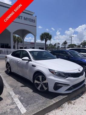 Snow White Pearl 2019 Kia Optima S