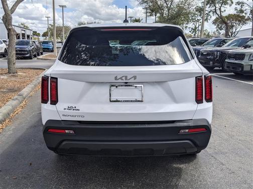 2023 Kia Sorento LX