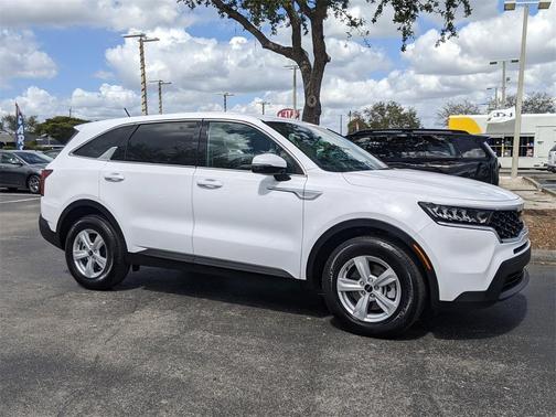 2023 Kia Sorento LX