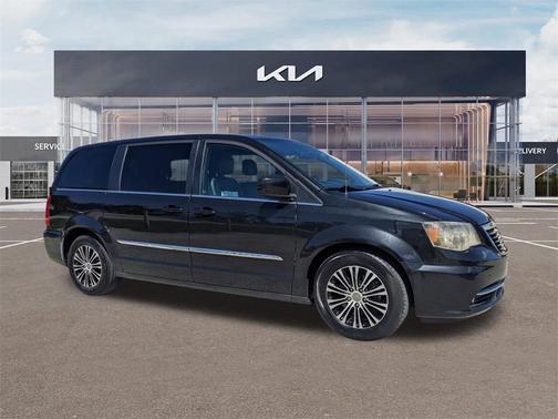 2014 Chrysler Town & Country S