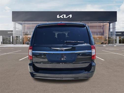 2014 Chrysler Town & Country S