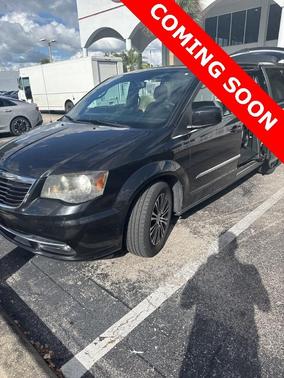 2014 Chrysler Town & Country S