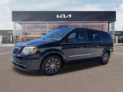 2014 Chrysler Town & Country S