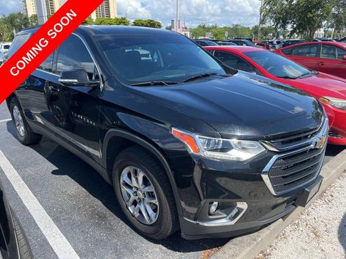 Mosaic Black Metallic 2019 Chevrolet Traverse LT Cloth