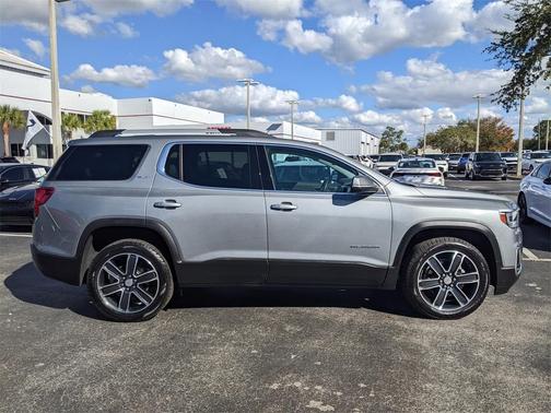 2023 GMC Acadia SLT