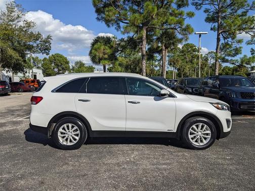 2017 Kia Sorento LX
