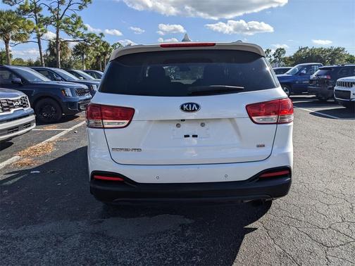 2017 Kia Sorento LX