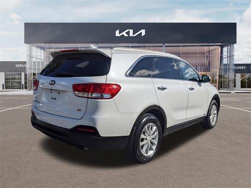 2017 Kia Sorento LX