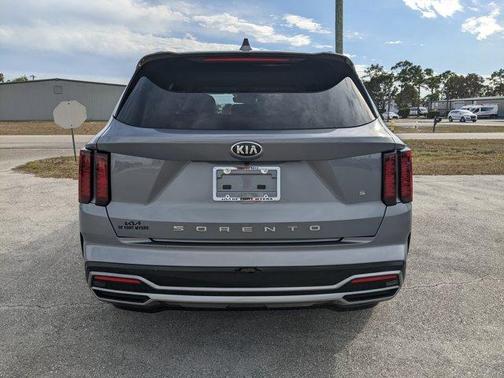 2021 Kia Sorento S