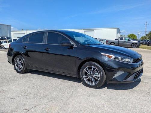 Aurora Black 2023 Kia Forte LXS