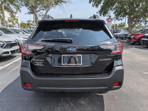 Crystal Black Silica 2024 Subaru Outback Premium