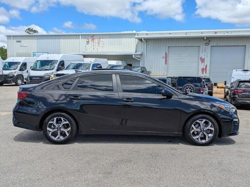 Aurora Black 2019 Kia Forte LXS