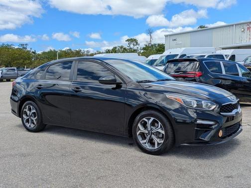 Aurora Black 2019 Kia Forte LXS