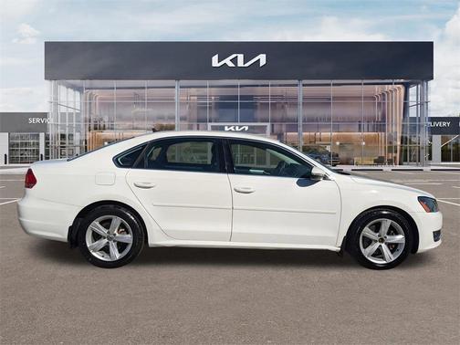 2012 Volkswagen Passat 2.5 SE