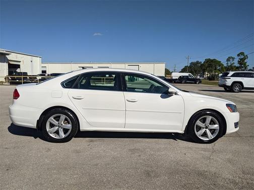 2012 Volkswagen Passat 2.5 SE