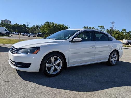 2012 Volkswagen Passat 2.5 SE