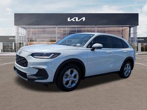 Platinum White Pearl 2023 Honda HR-V LX