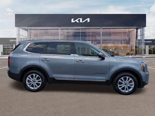 Everlasting Silver 2021 Kia Telluride LX