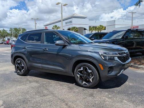 Gravity Gray 2024 Kia Seltos EX