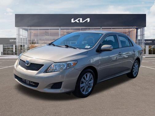 Gold 2009 Toyota Corolla LE