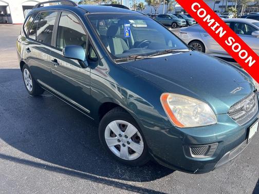 2009 Kia Rondo 
