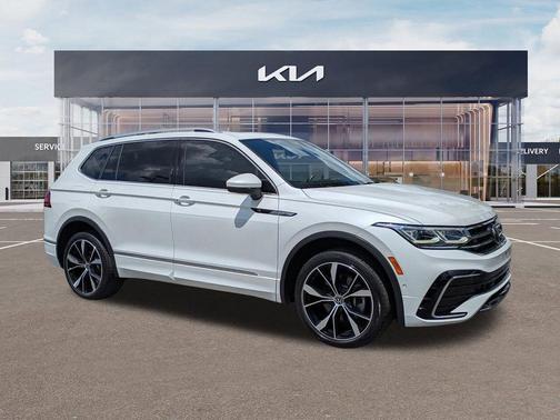 Oryx White Pearl Effect 2022 Volkswagen Tiguan 2.0T SEL R-Line