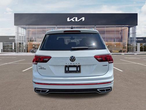Oryx White Pearl Effect 2022 Volkswagen Tiguan 2.0T SEL R-Line