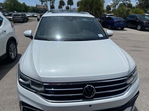 Oryx White Pearl Effect 2022 Volkswagen Tiguan 2.0T SEL R-Line